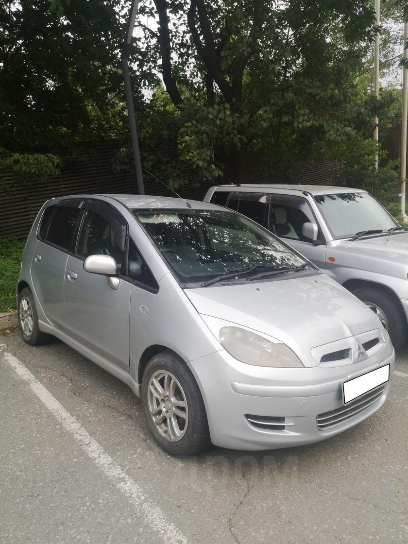 Mitsubishi colt 2003
