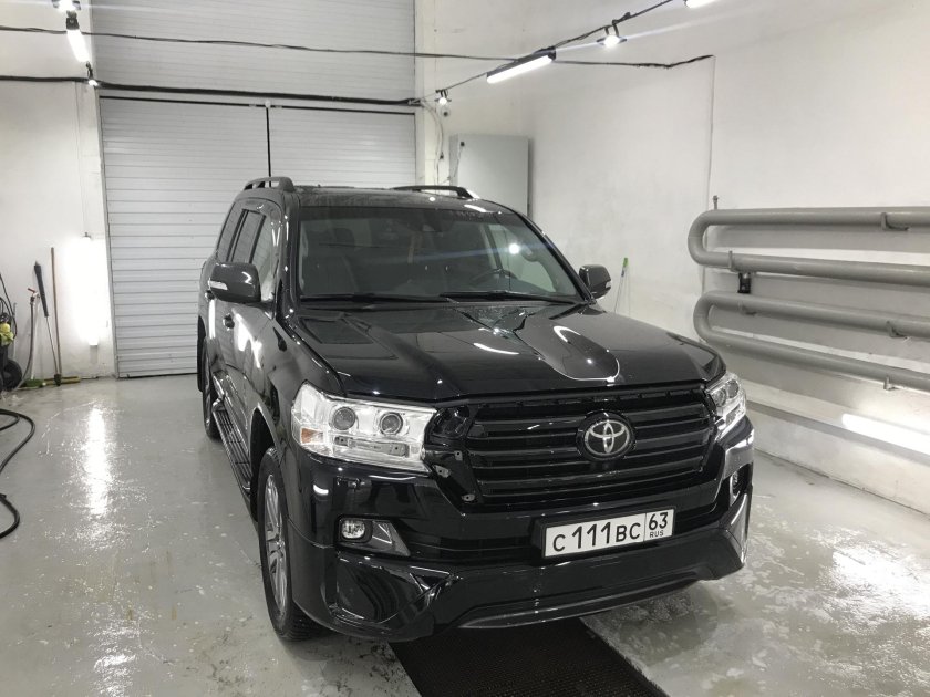 Антихром ленд Крузер 200