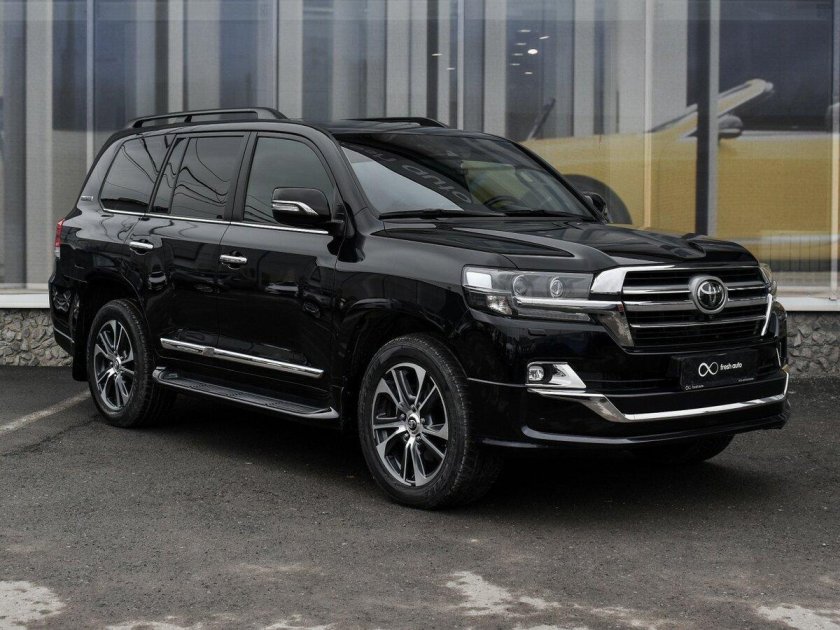 Тойота ленд Крузер 200 2019 черный