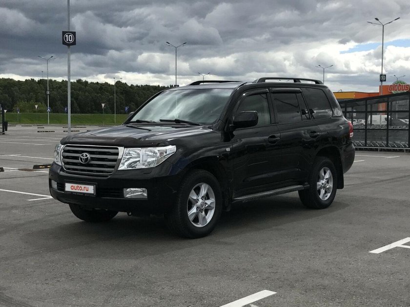 Тойота ленд Крузер 200 черный