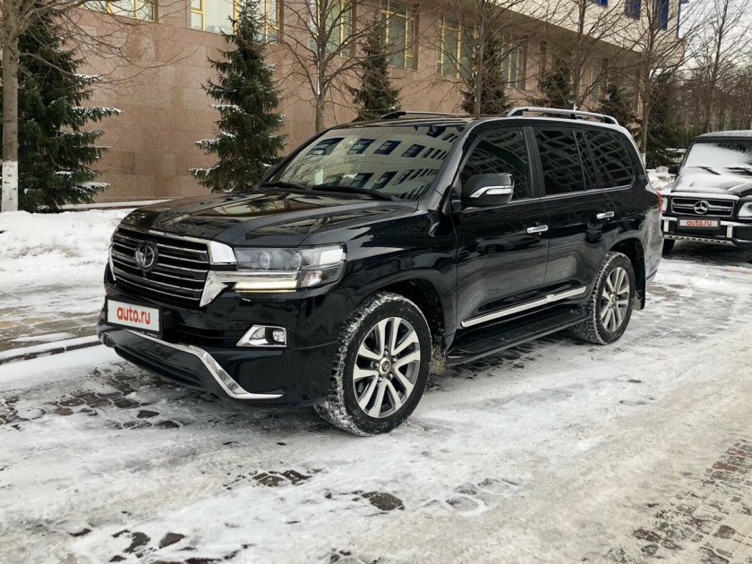 Toyota Land Cruiser 200 2017 черный