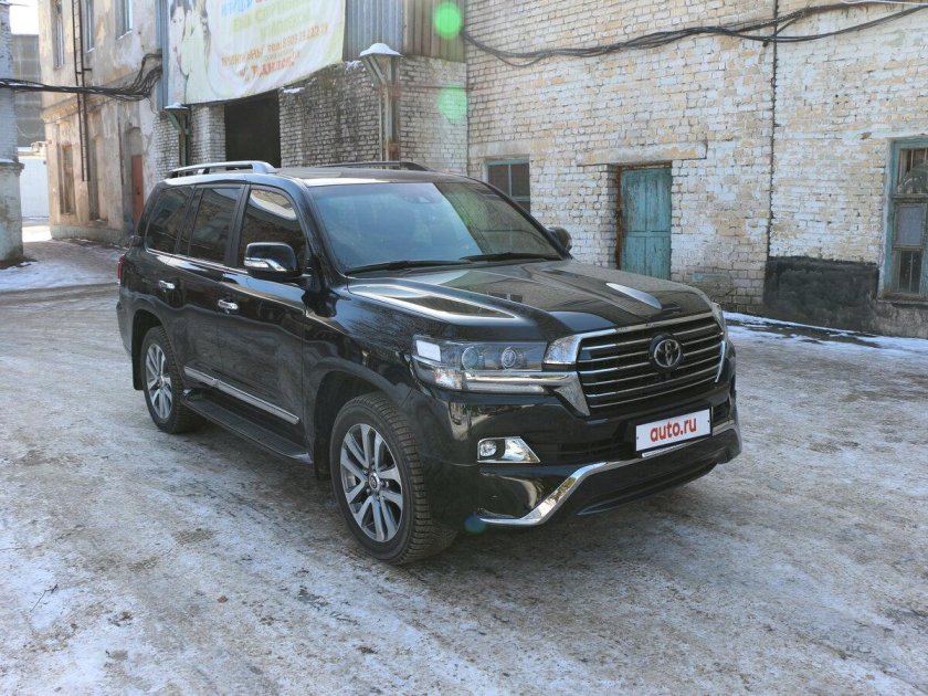 Тойота ленд Крузер 200 черный Рестайлинг