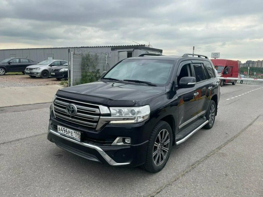 Ленд Крузер 200 черный