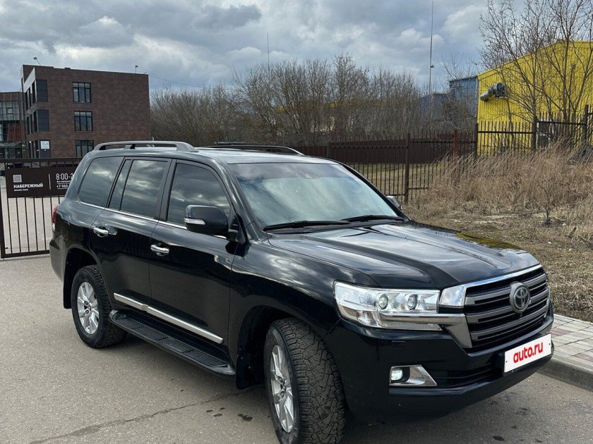 Toyota land cruiser 200 рестайлинг 2