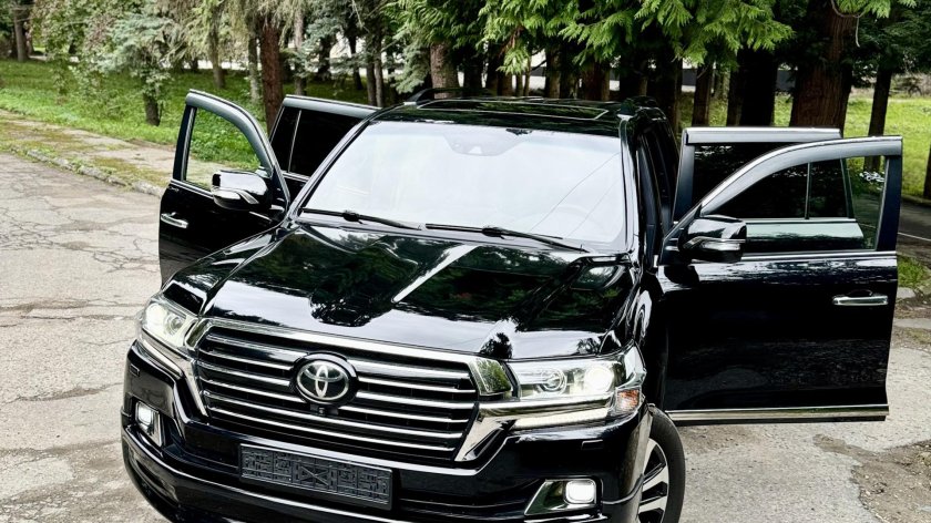 Toyota land cruiser 200 excalibur