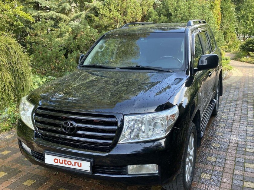Тойота ленд Крузер 200 2010 черный