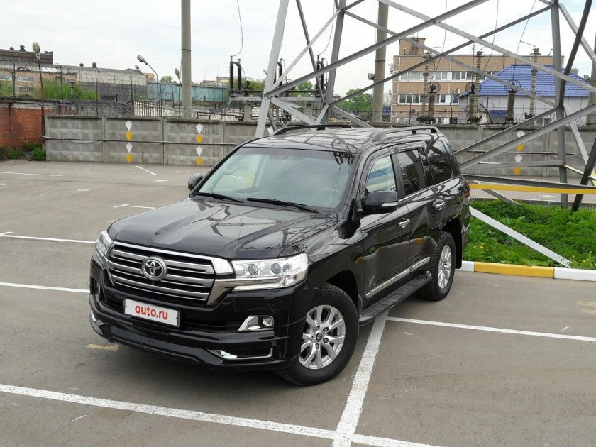 Toyota Land Cruiser 200 2015 черный