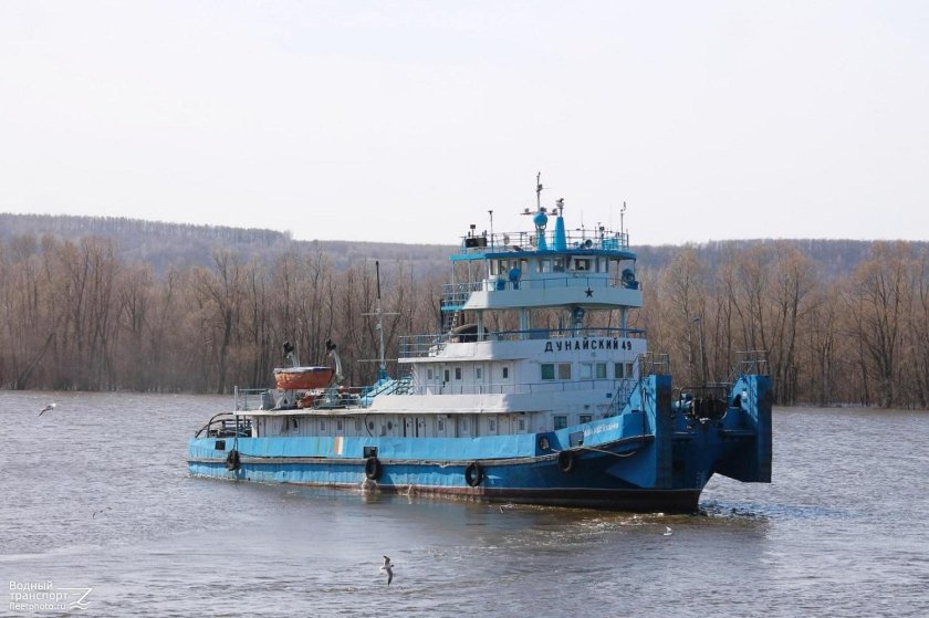 Теплоход буксир-толкач