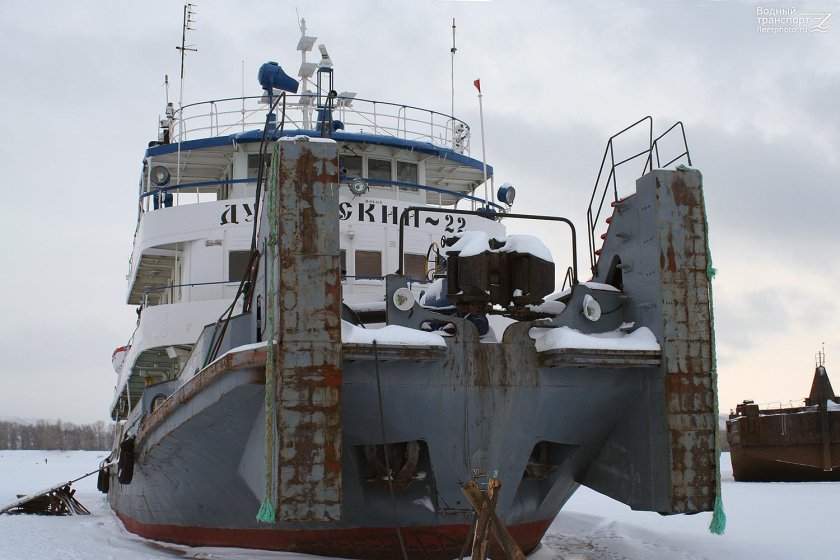 Теплоход толкач Дунайский