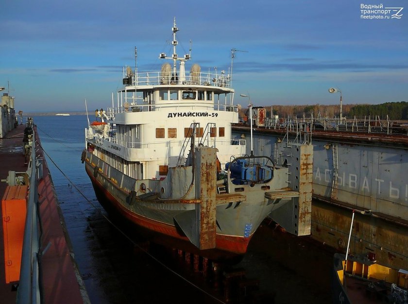 Теплоход Дунайский 22
