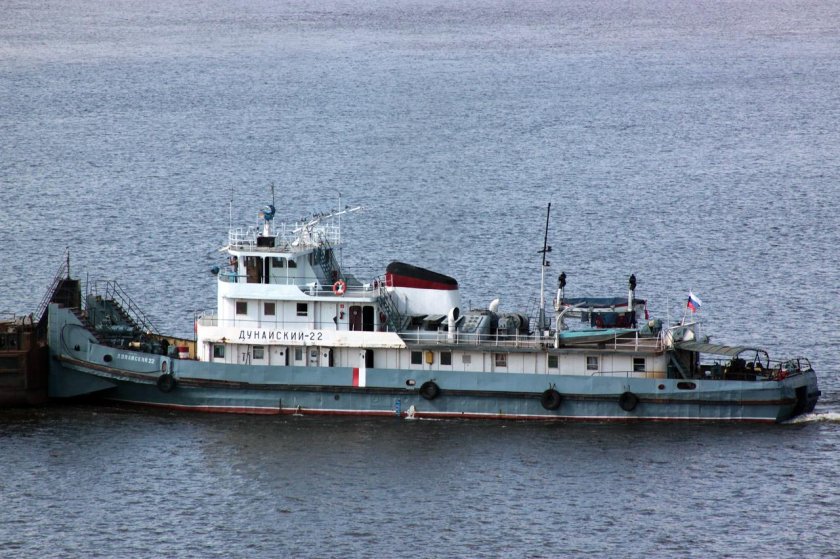 Теплоход толкач дунайский