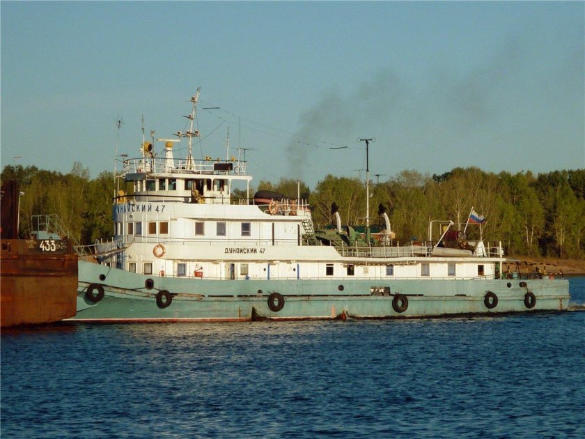 Теплоход толкач Дунайский