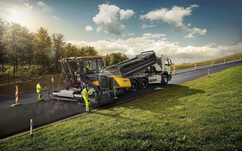 Асфальтоукладчик Volvo p7820c