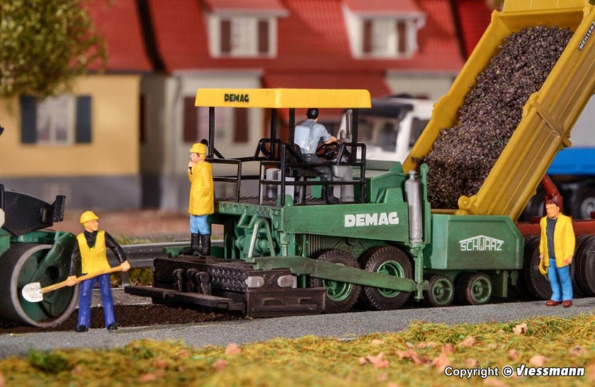 Асфальтоукладчик Demag DF 120 P