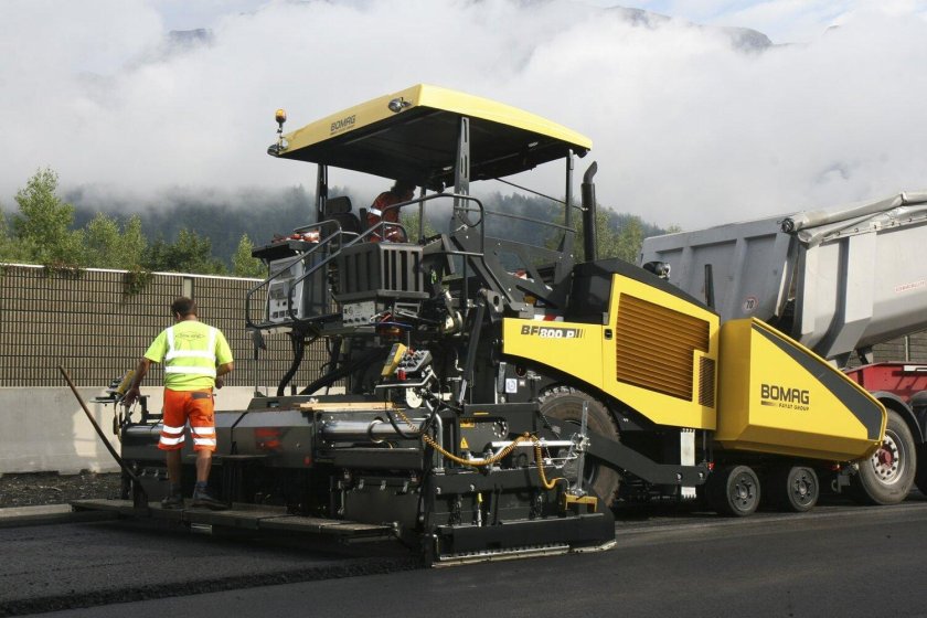 Асфальтоукладчик Бомаг bf 800