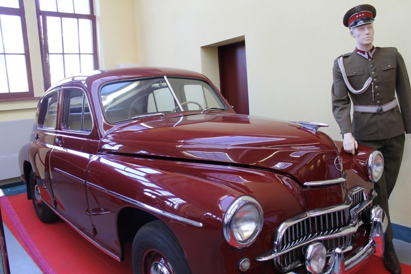 Автомобиль Варшава м20