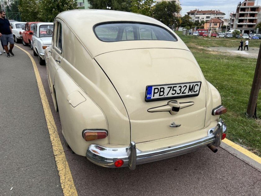 Автомобиль газ м 20 победа