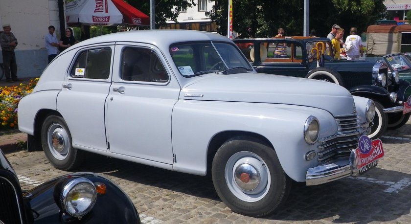 Автомобиль ГАЗ м20 победа Варшава