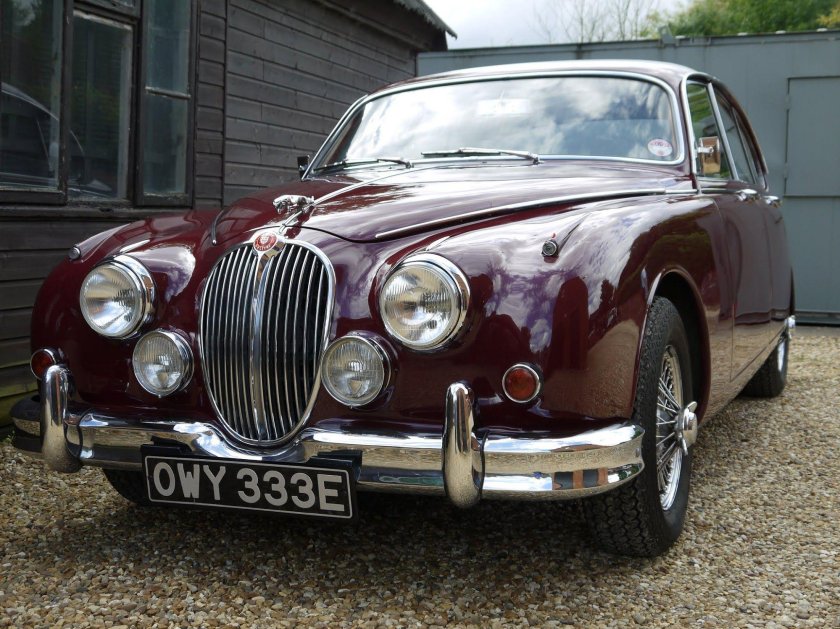 Старинный Ягуар