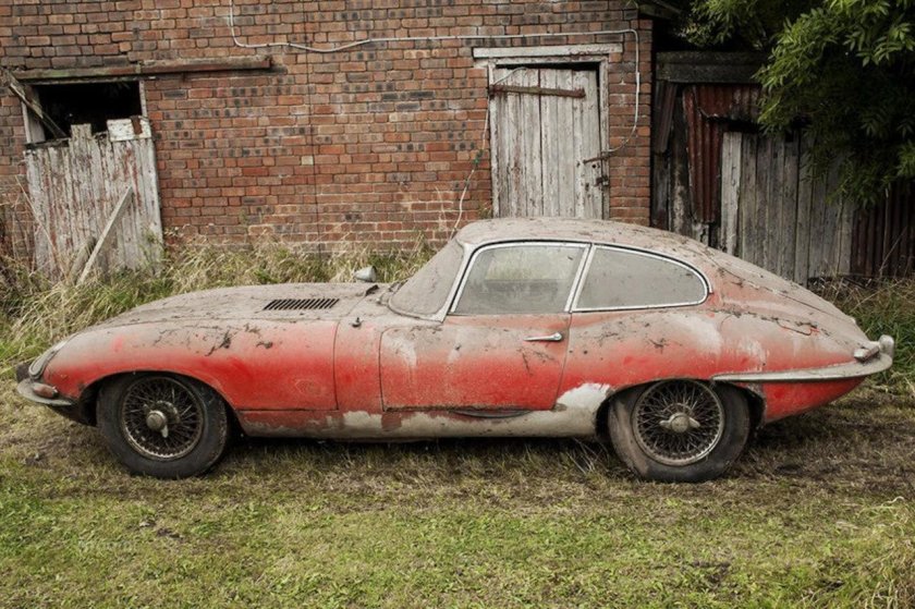 Ржавый Ягуар е тайп