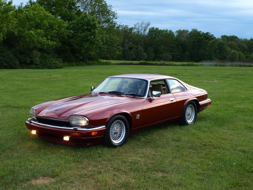 Ягуар XJS v12