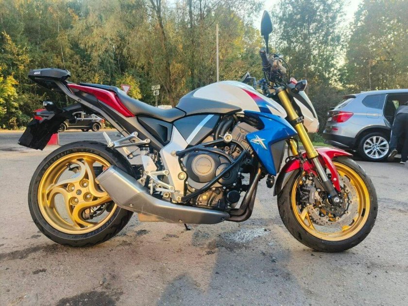 Хонда сб 1000