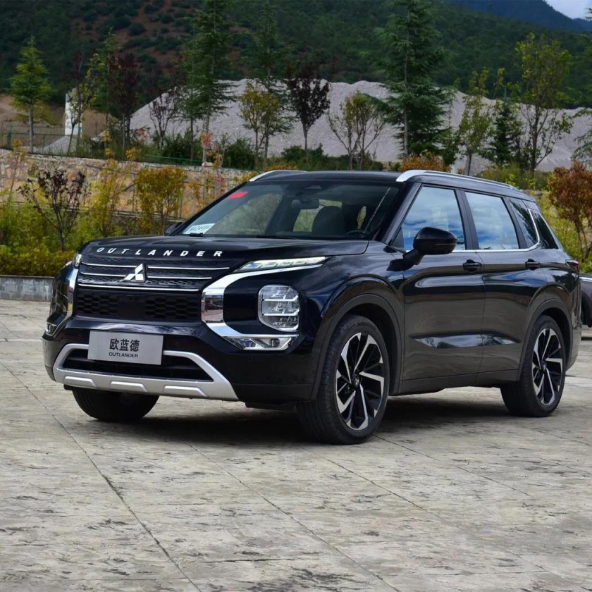Митсубиси Аутлендер 2023