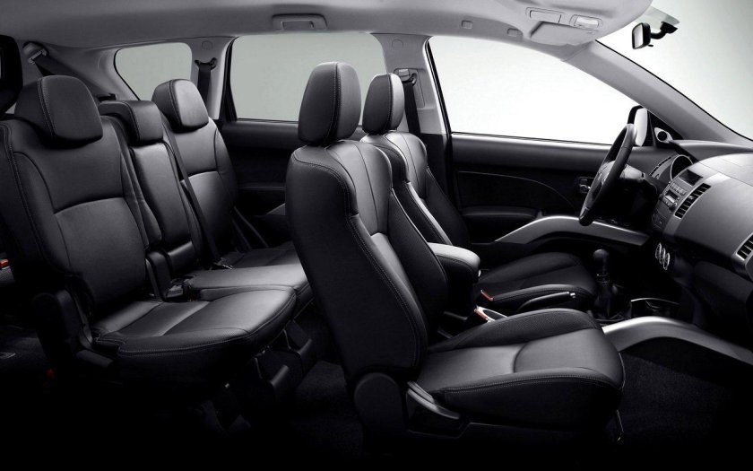 Мицубиси Аутлендер XL салон