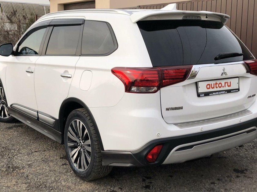 Новый мицубиси аутлендер 2022