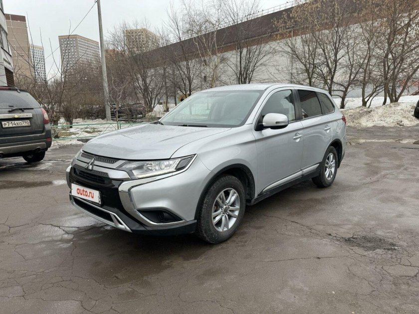 Mitsubishi outlander 2019