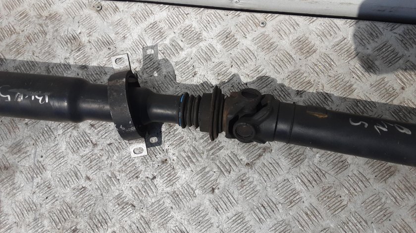 Карданный вал передний