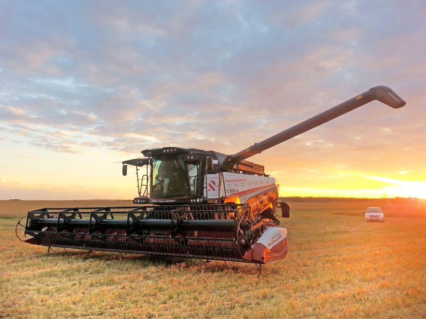 Зерноуборочный комбайн RSM 161