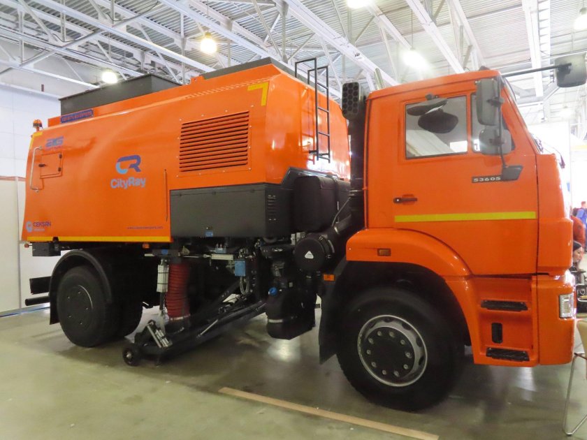 Вакуумная подметально уборочная машина