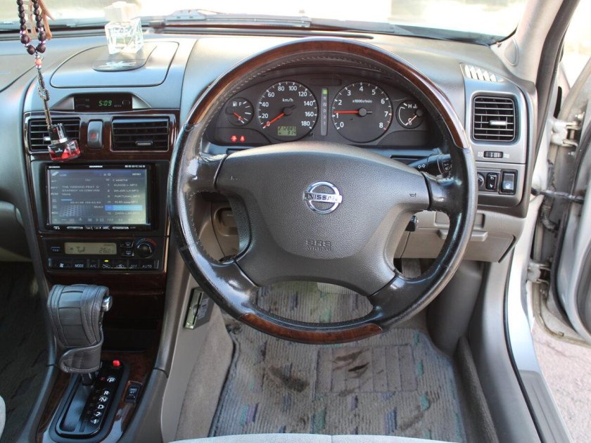 Nissan Cefiro 2001 салон