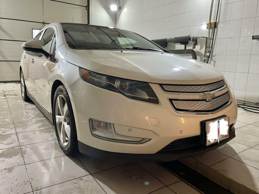 Chevrolet Volt 13 года белый перламутр