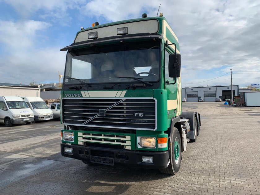 Грузовик Вольво ф16