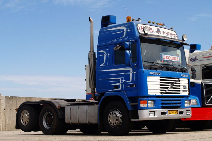 Volvo f12 4[2