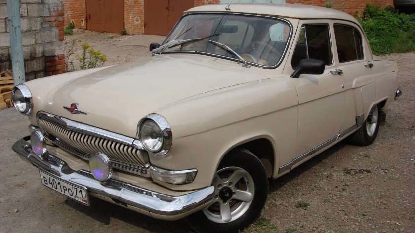 ГАЗ 21 бежевая
