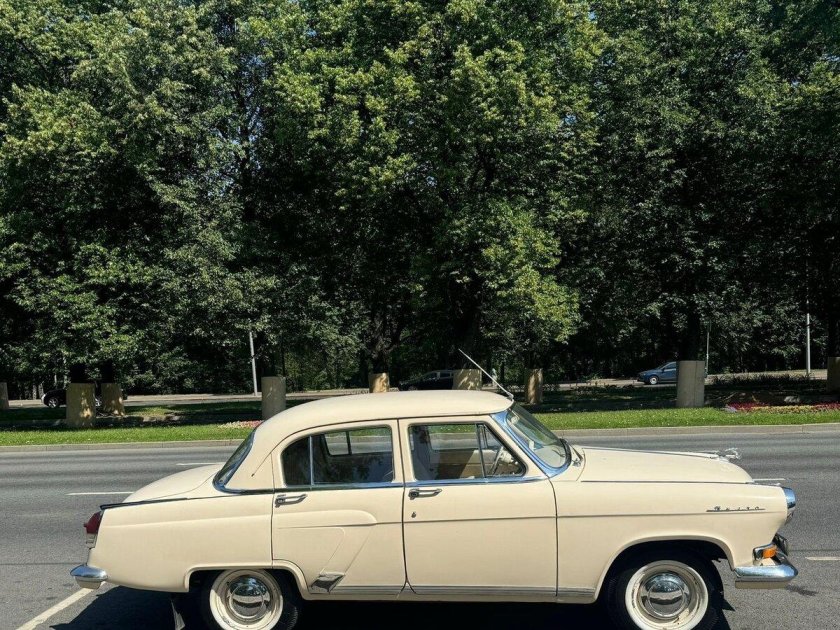 Волга газ 21 бежевая