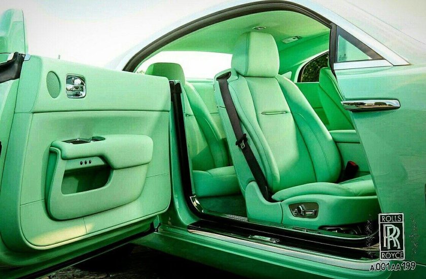 Роллс Ройс Wraith Green салон