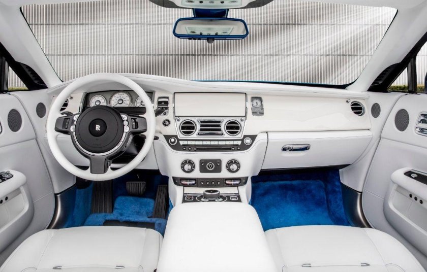 Роллс Ройс белый салон