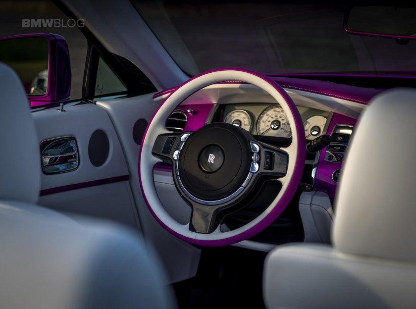 Фиолетовый салон Роллс Ройс