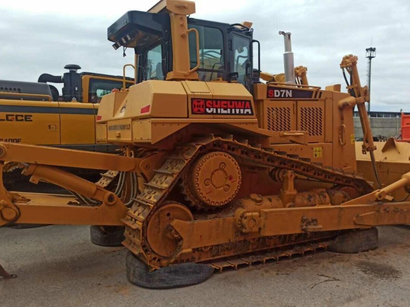 Бульдозер гусеничный shehwa sd 7