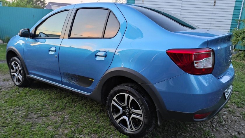 Логан 2 цвета кузова