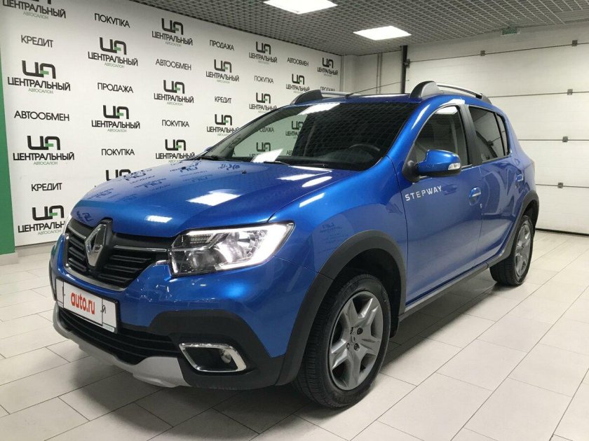 Рено Сандеро синий цвет