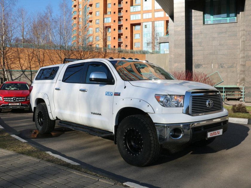 Тойота тундра белая