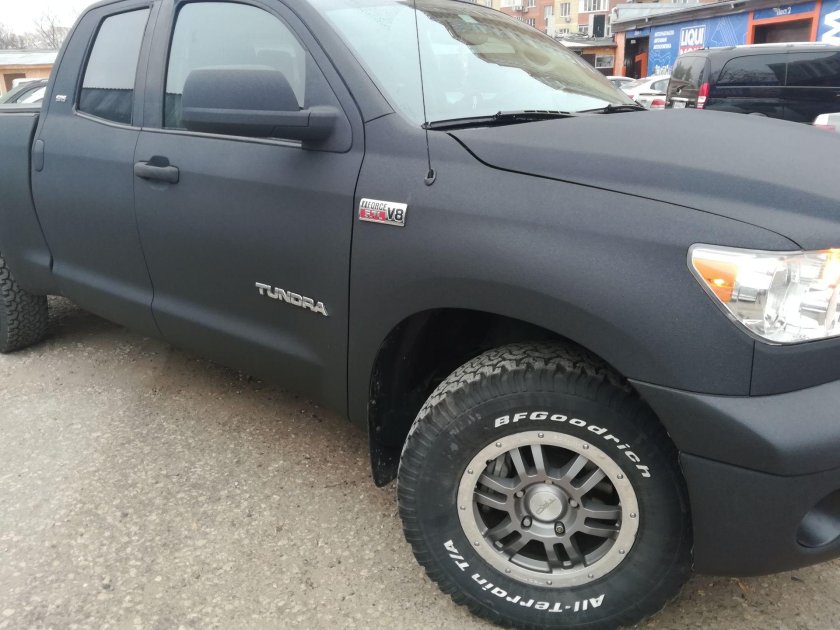 Тойота тундра черный Раптор