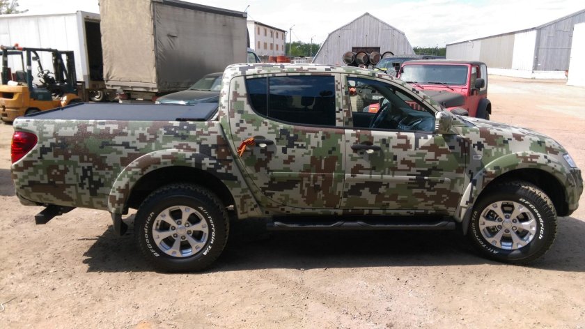 Mitsubishi l200 Camo by line-x line-x