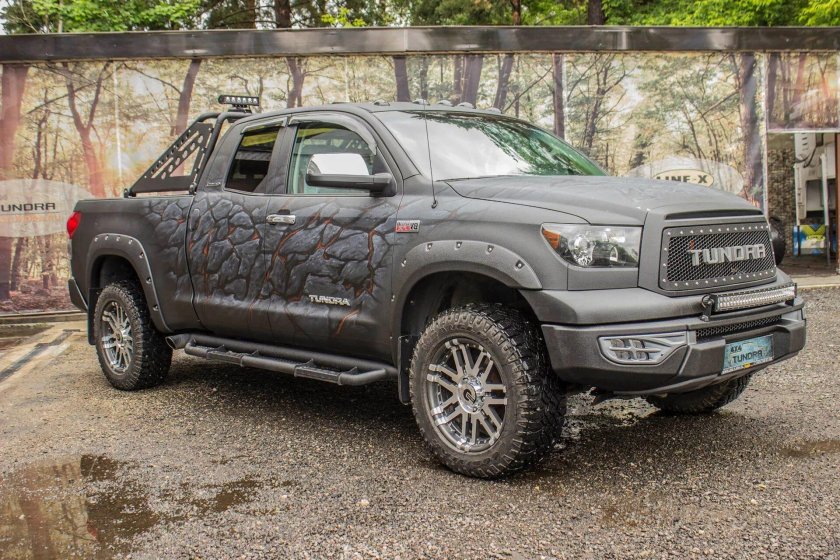 Тойота тундра line-x