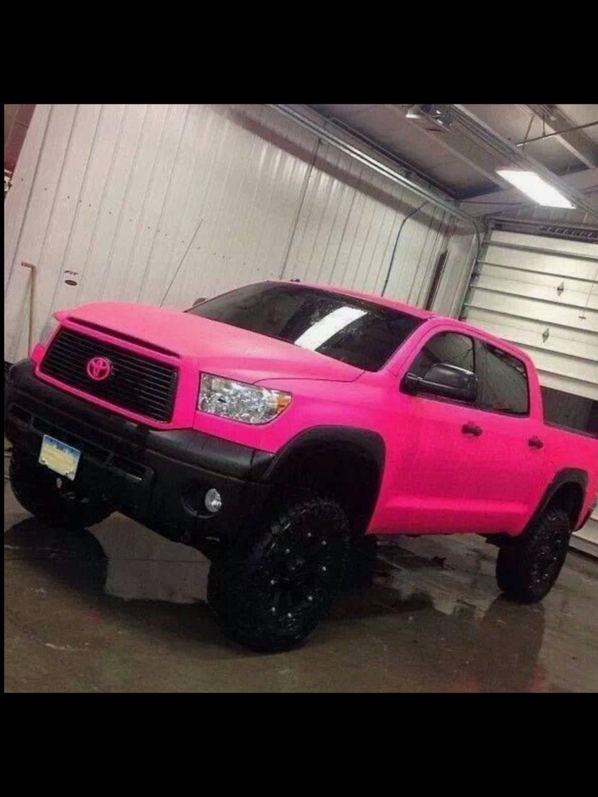 Тойота тундра розовая